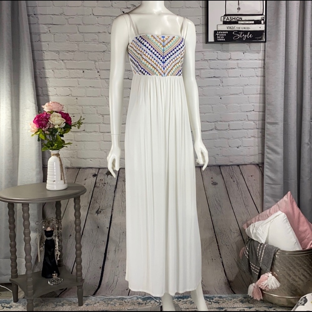 Ruby Rox White Embroidered Maxi Dress Size: Small